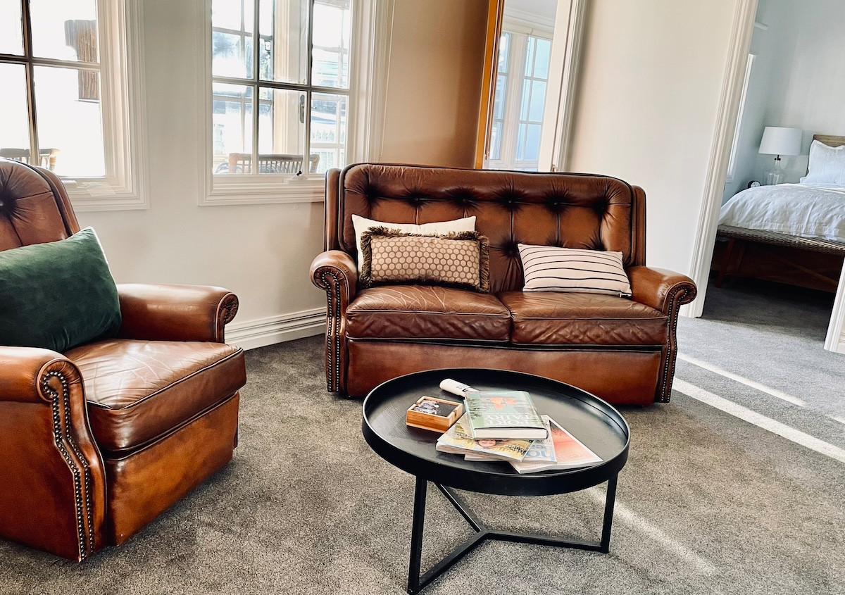 Search and Stay destination carousel image position 65