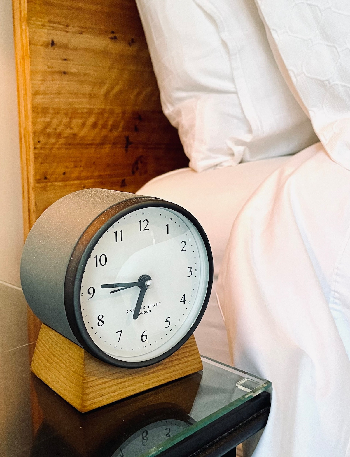 Search and Stay destination carousel image position 27