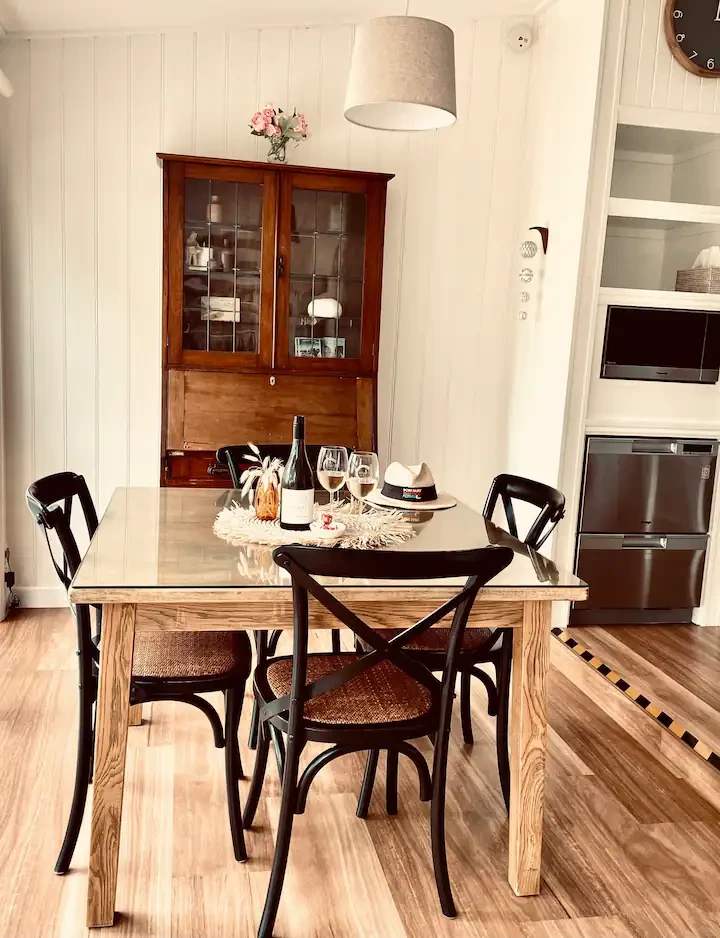 Search and Stay destination carousel image position 25