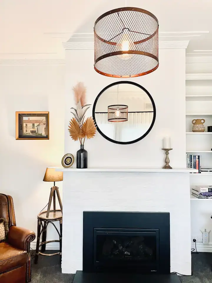 Search and Stay destination carousel image position 21