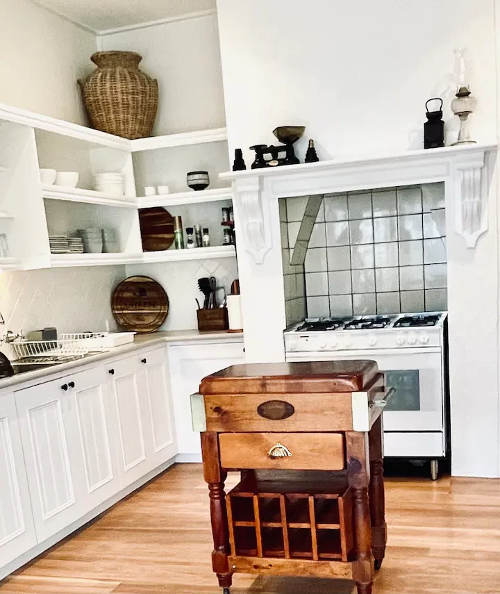 Search and Stay destination carousel image position 73