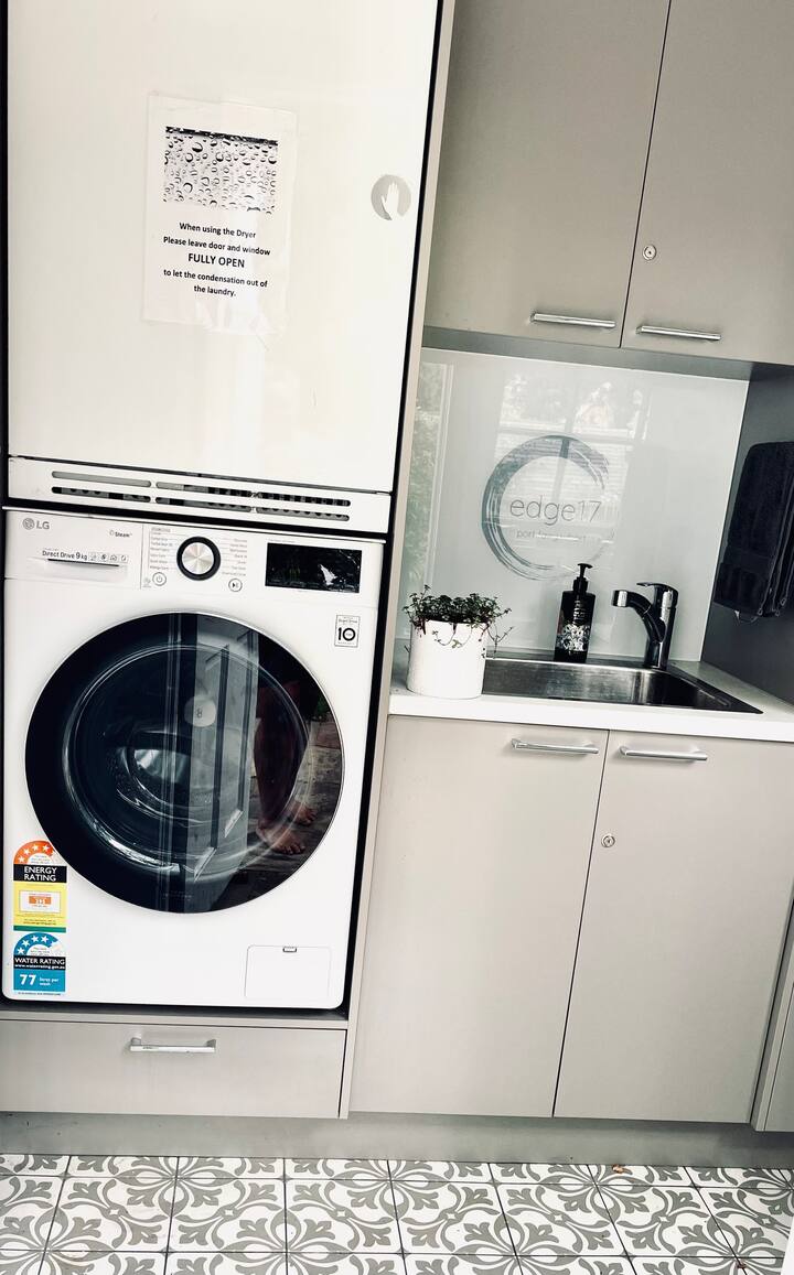 Search and Stay destination carousel image position 74