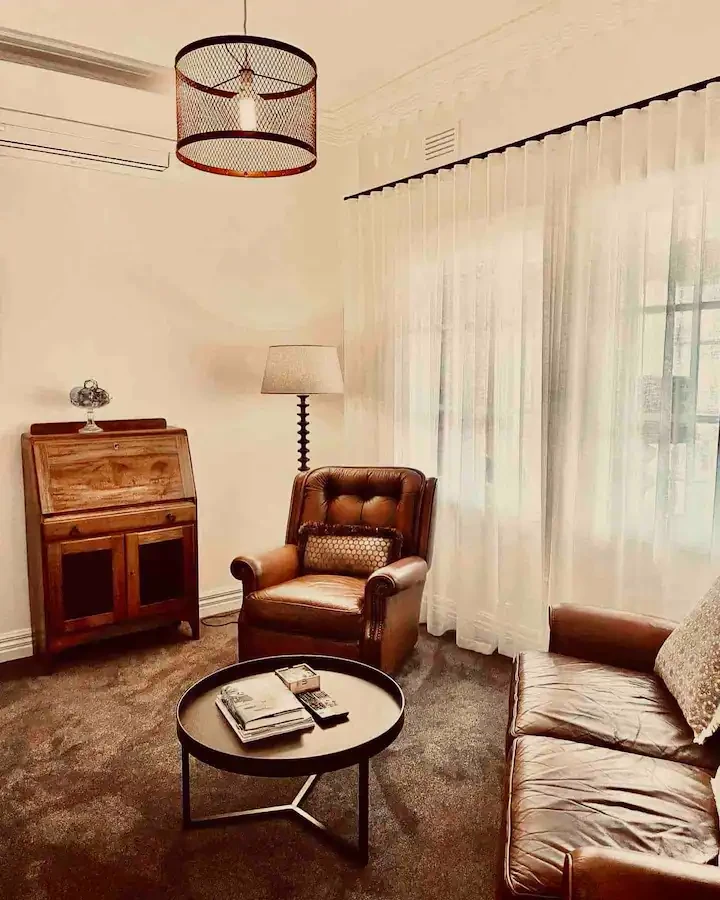 Search and Stay destination carousel image position 10