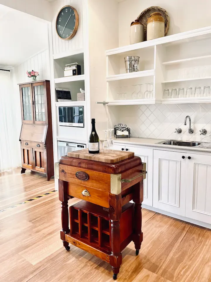 Search and Stay destination carousel image position 51