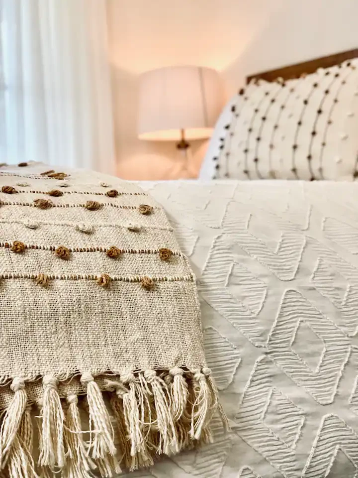 Search and Stay destination carousel image position 47