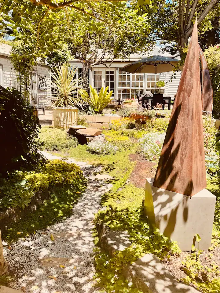 Search and Stay destination carousel image position 49