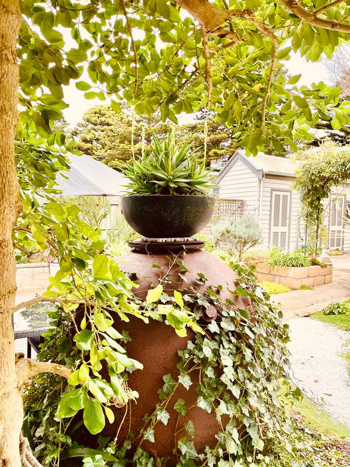 Search and Stay destination carousel image position 0