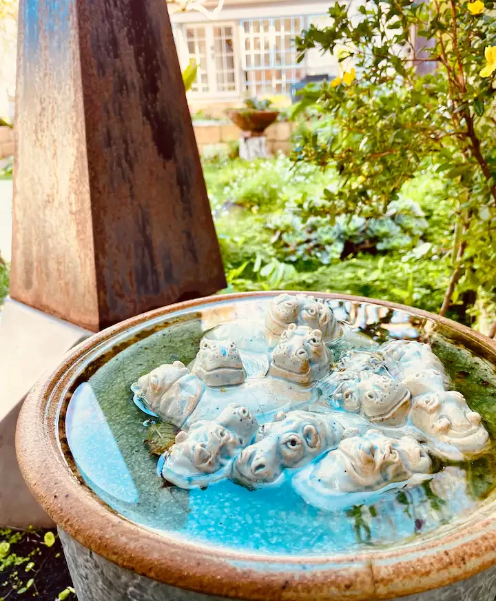 Search and Stay destination carousel image position 16