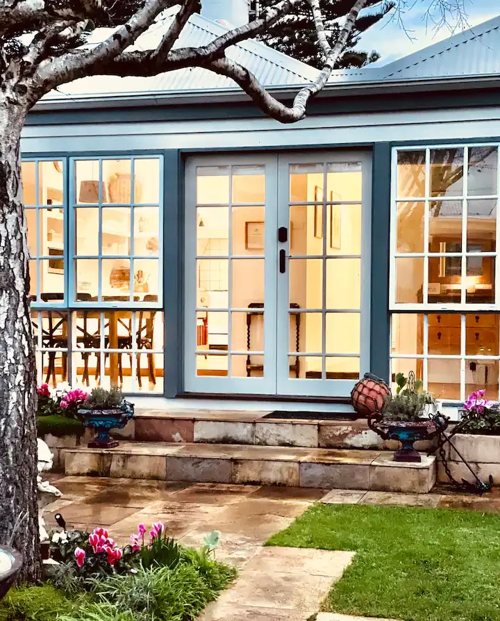 Search and Stay destination carousel image position 55