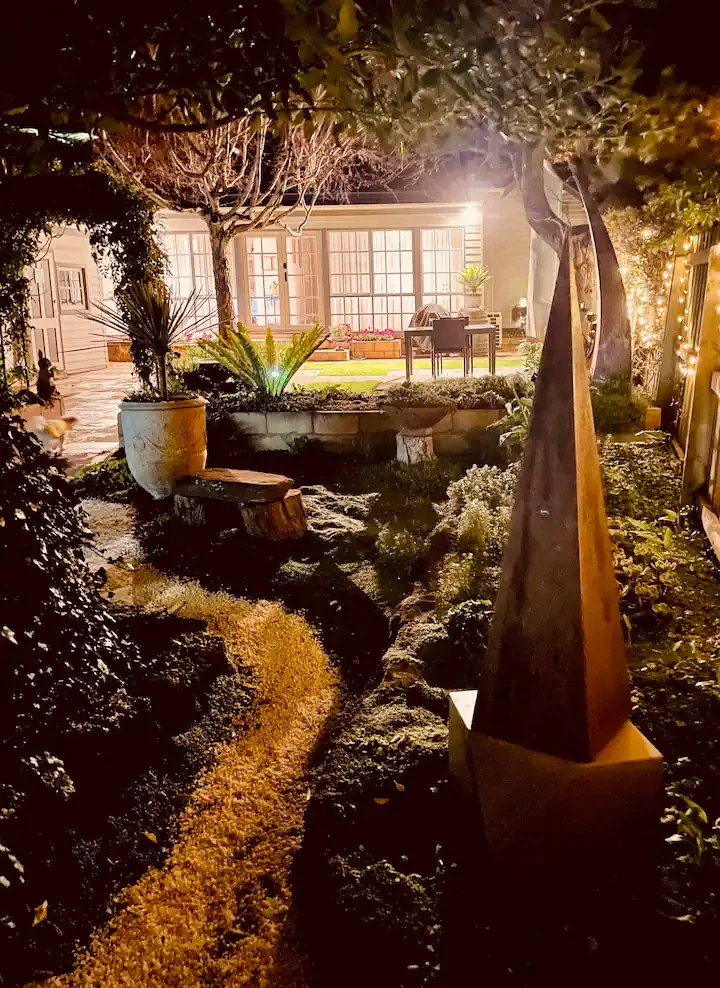 Search and Stay destination carousel image position 12