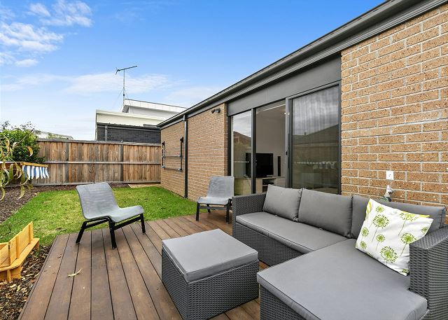 Search and Stay Pre Property, Wonderful Wiyn in 11 Wiyn Ave, Torquay VIC 3228, Australia. Gallery position 4