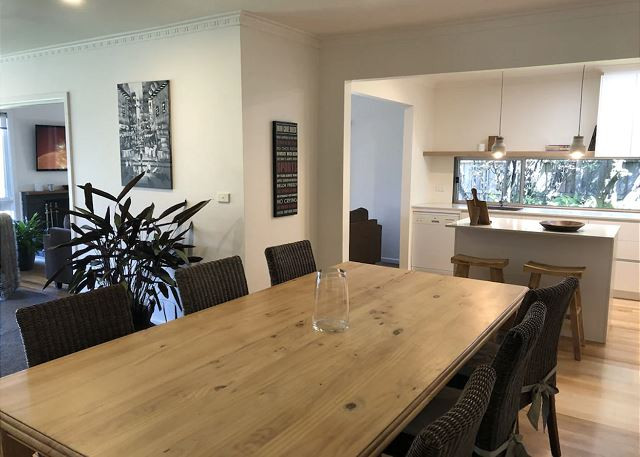 Search and Stay Pre Property, Spring Haven Beach House in 18 Spring St, Torquay VIC 3228, Australia. Gallery position 4