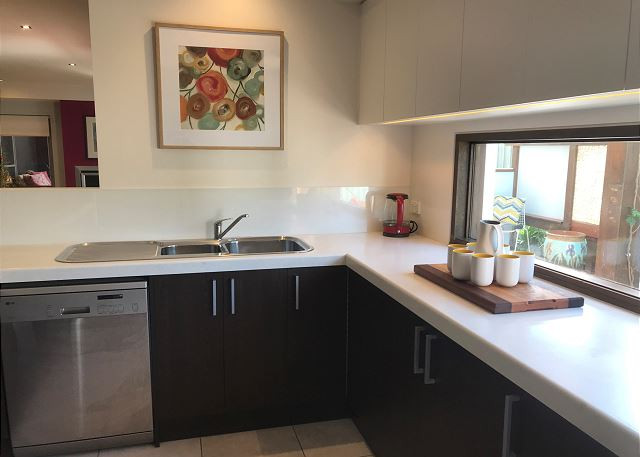 Search and Stay Pre Property, Colours at Whites Beach in 14 Wentworth Ct, Torquay VIC 3228, Australia. Gallery position 4